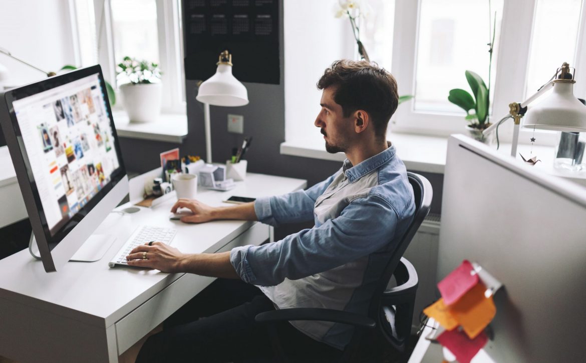 handsome-businessman-working-office